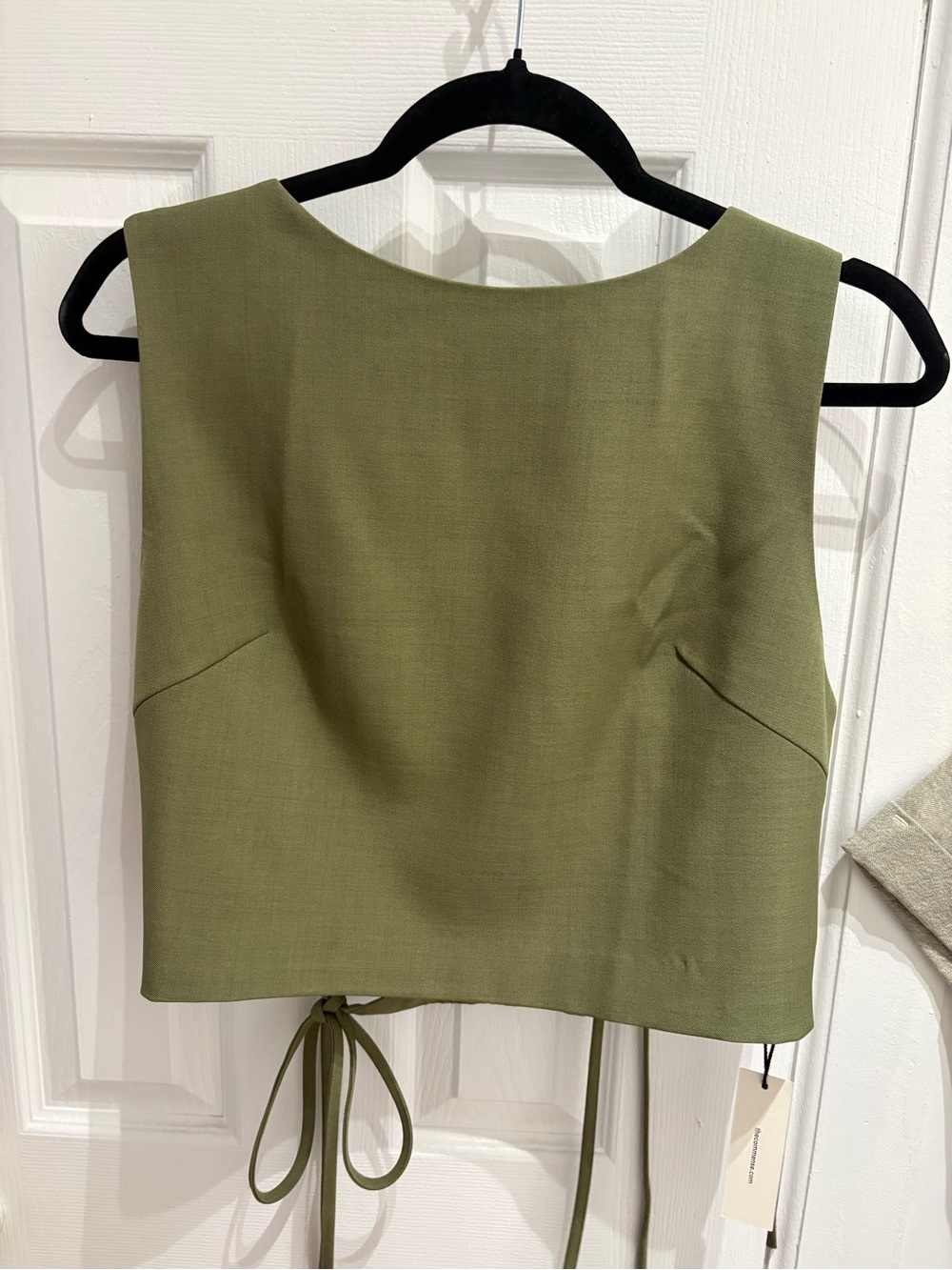 Commense Olive Tie-Back Sleeveless Crop Top